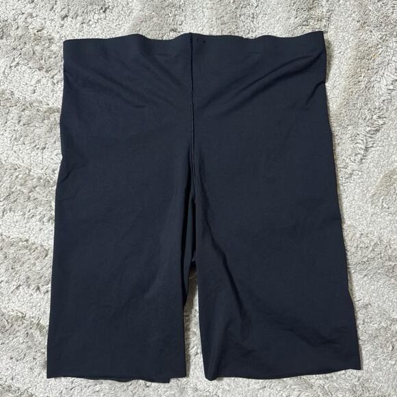 SPANX Seamless Power Short - Picture 2 of 3